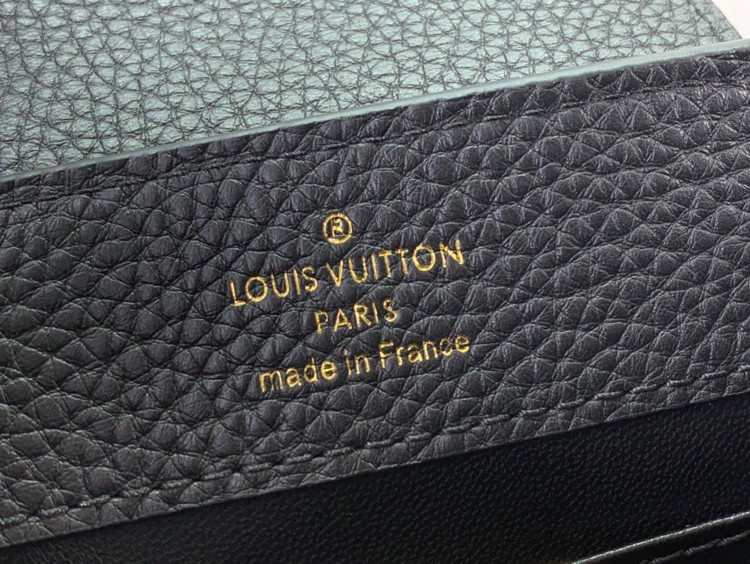 ＬＳ ＶＴＴＯＮ CAPUCINES BB BAG BLACK/WHITE