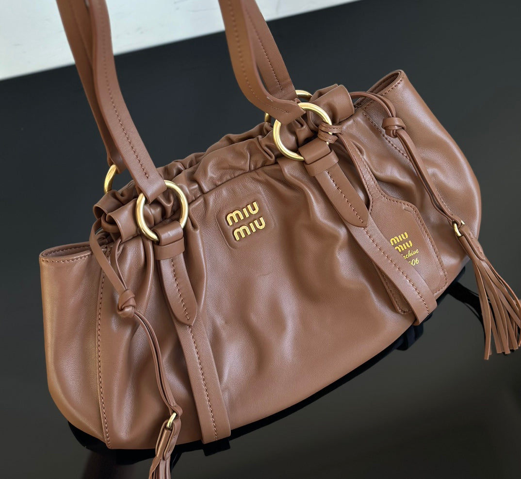 ＭＩ ＭＵ JOIE NAPPA LEATHER BAG OAK