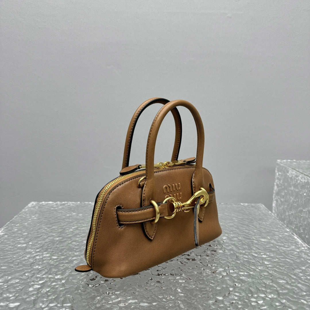ＭＩ ＭＵ AVENTURE MINI NAPPA LEATHER BAG OAK