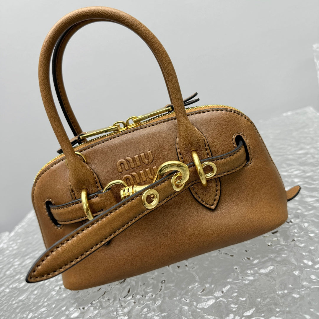 ＭＩ ＭＵ AVENTURE MINI NAPPA LEATHER BAG OAK