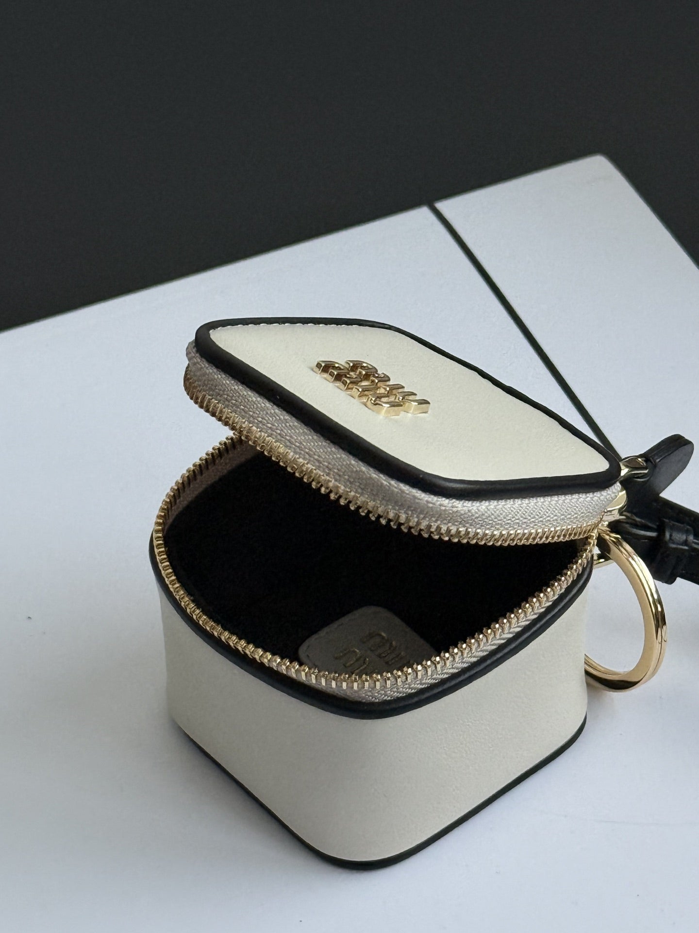 ＭＩ ＭＵ TRICK KEYRING WHITE