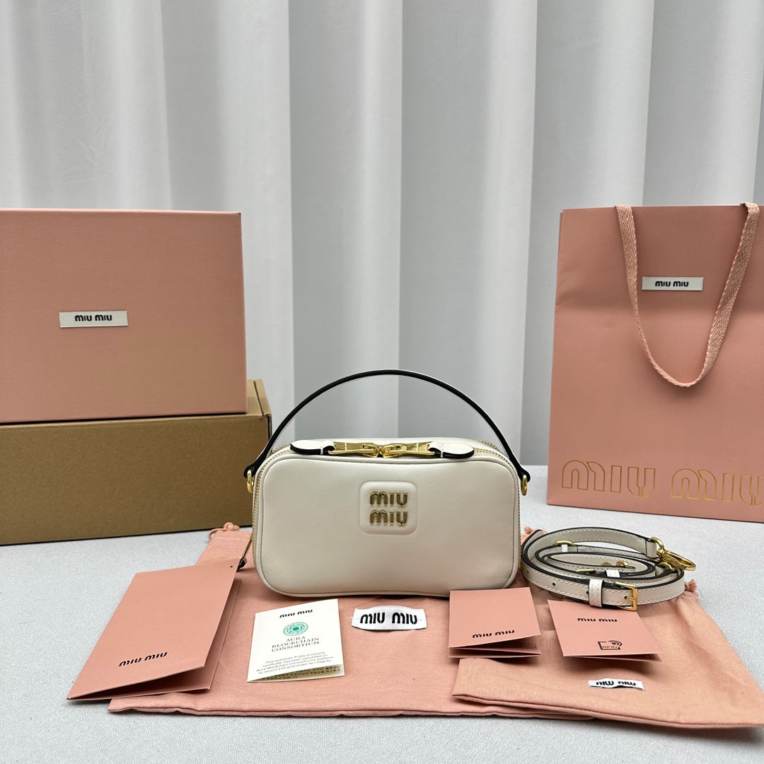 ＭＩ ＭＵ ARCADIE LEATHER BAG WHITE