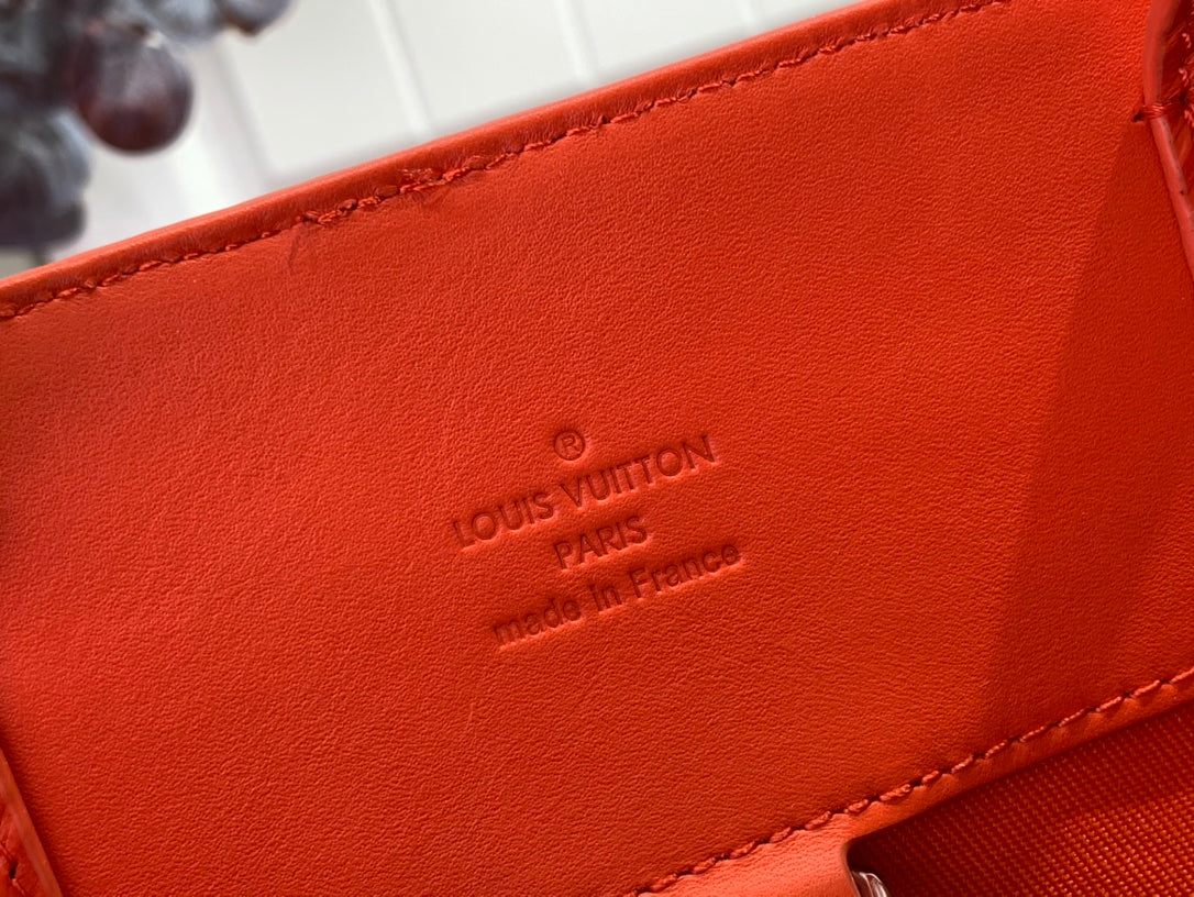 ＬＳ ＶＴＴＯＮ MAXI NOÉ SLING RED