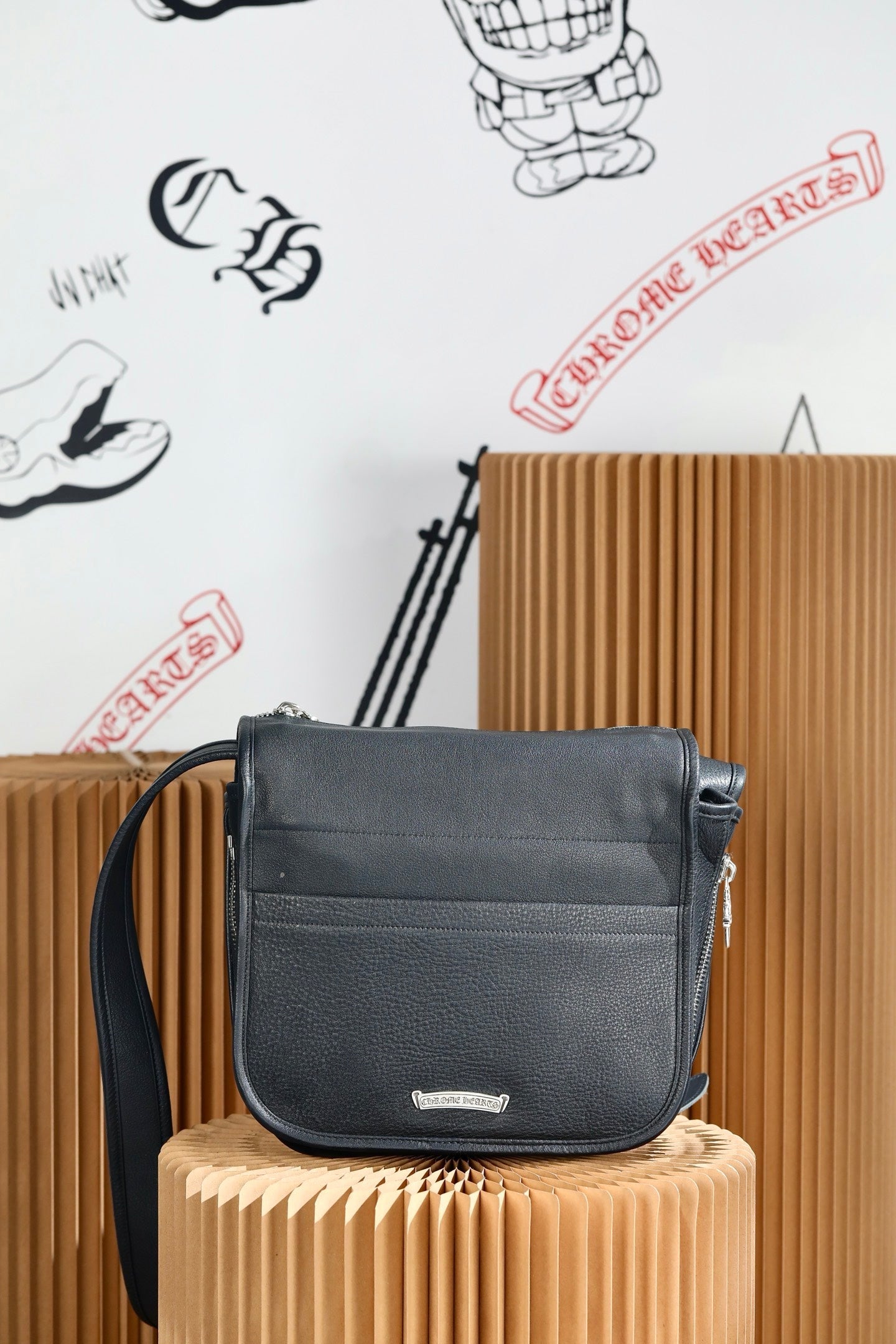 ＣＨＲＭ ＨＲＴＳ MULTICOLOR CROSS PATCH TINY SHOULDER BAG BLACK