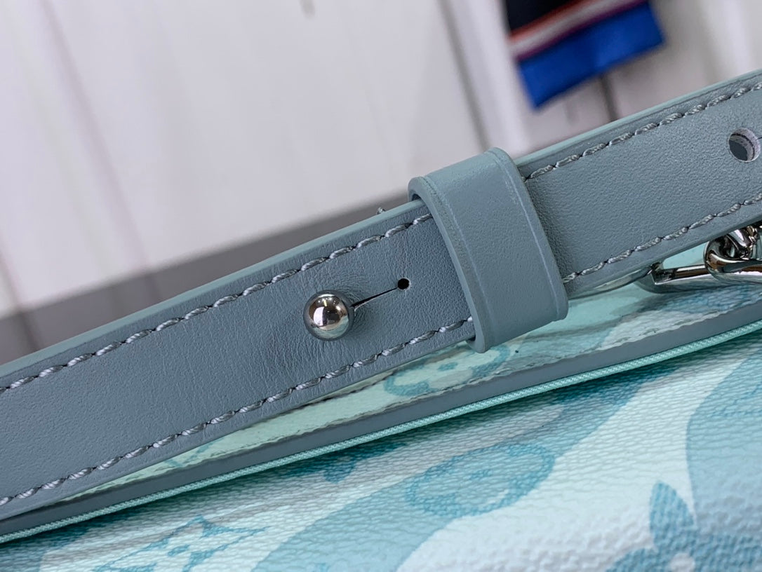 ＬＳ ＶＴＴＯＮ STEAMER WEARABLE WALLET