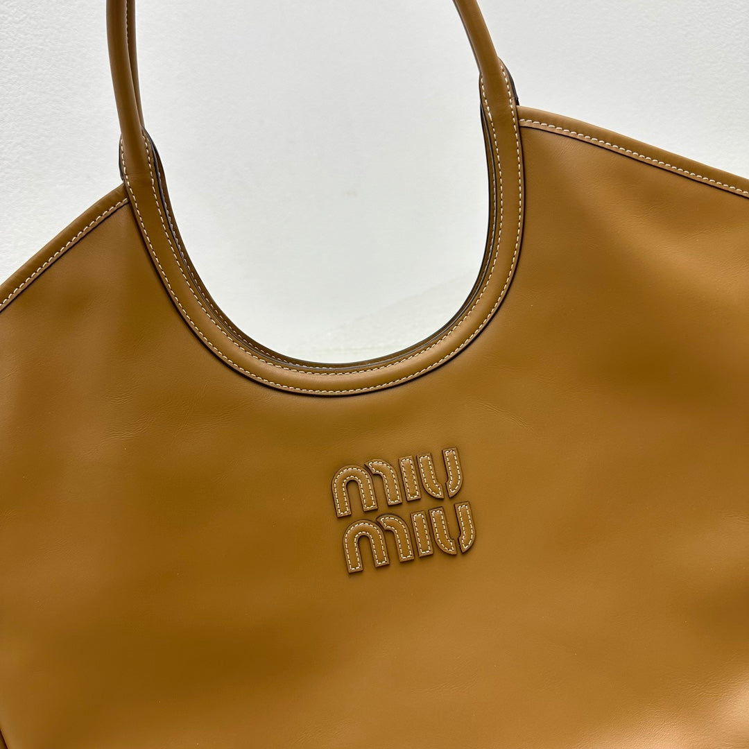 ＭＩ ＭＵ  IVY LEATHER BAG COGNAC