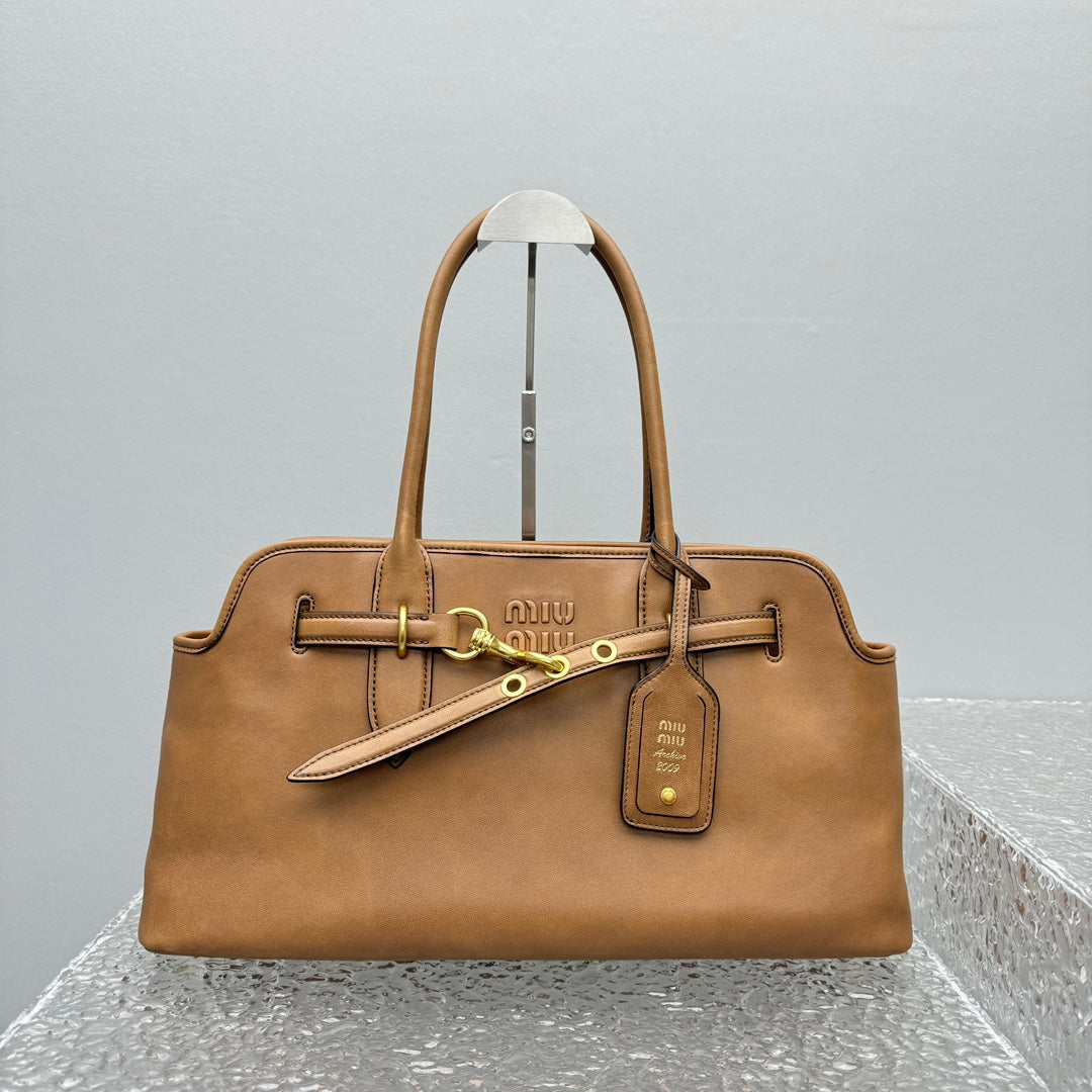 ＭＩ ＭＵ AVENTURE LEATHER TOTE BAG BRONZE