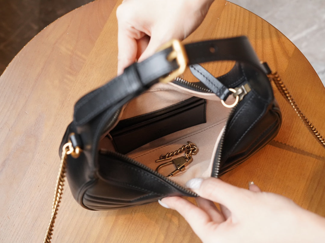 ＧＣＣＩGG MARMONT SMALL SHOULDER BAG BLACK