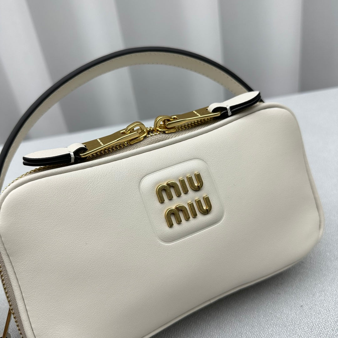 ＭＩ ＭＵ ARCADIE LEATHER BAG WHITE