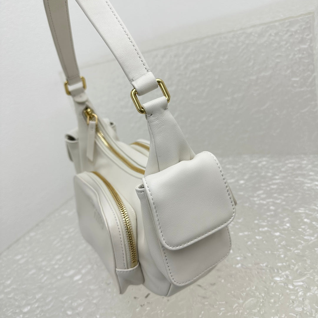ＭＩ ＭＵ NAPPA LEATHER POCKET BAG CHALK WHITE