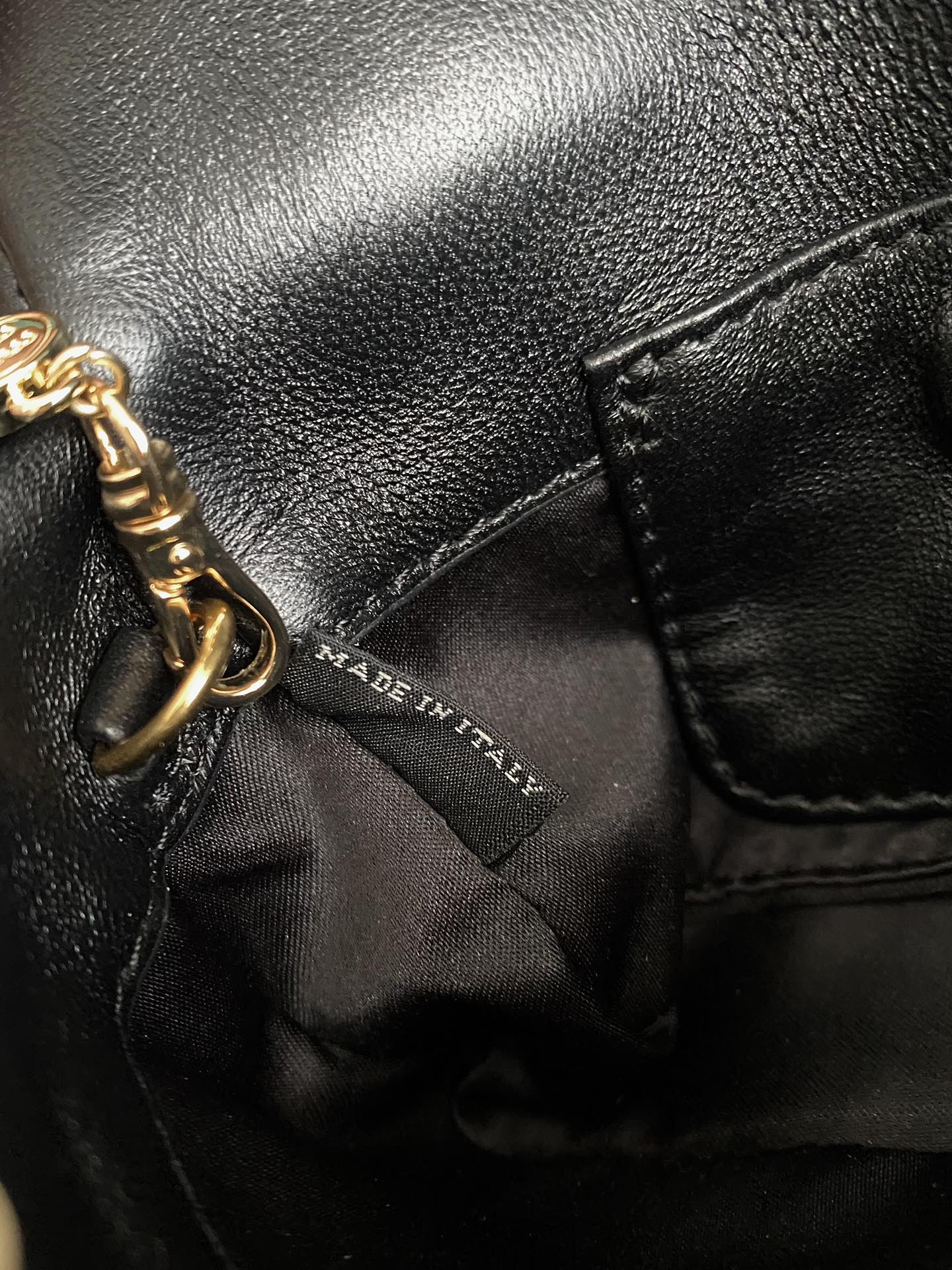 ＭＩ ＭＵ MATELASSÉ NAPPA LEATHER MINI-BAG WHITE/BLACK