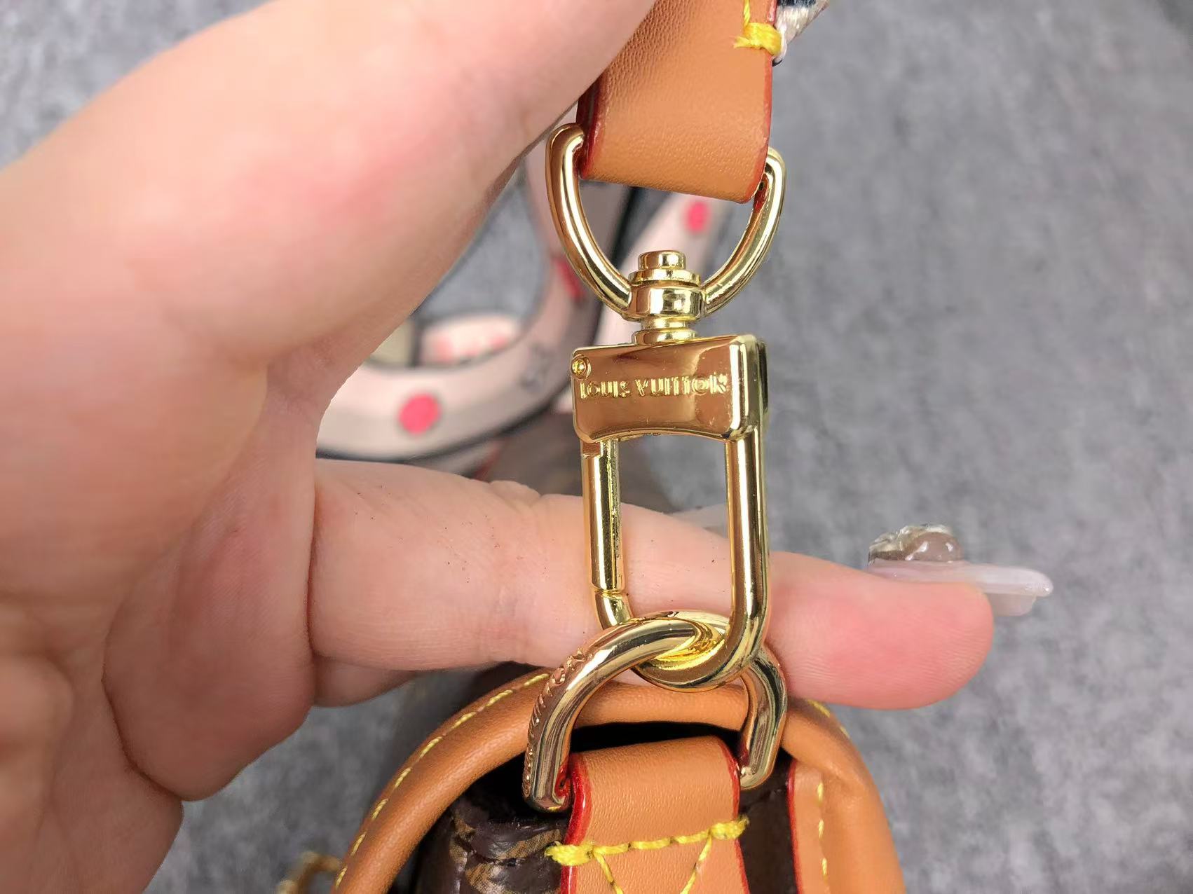 ＬＳ ＶＴＴＯＮ DIANE SATCHEL BAG BROWN