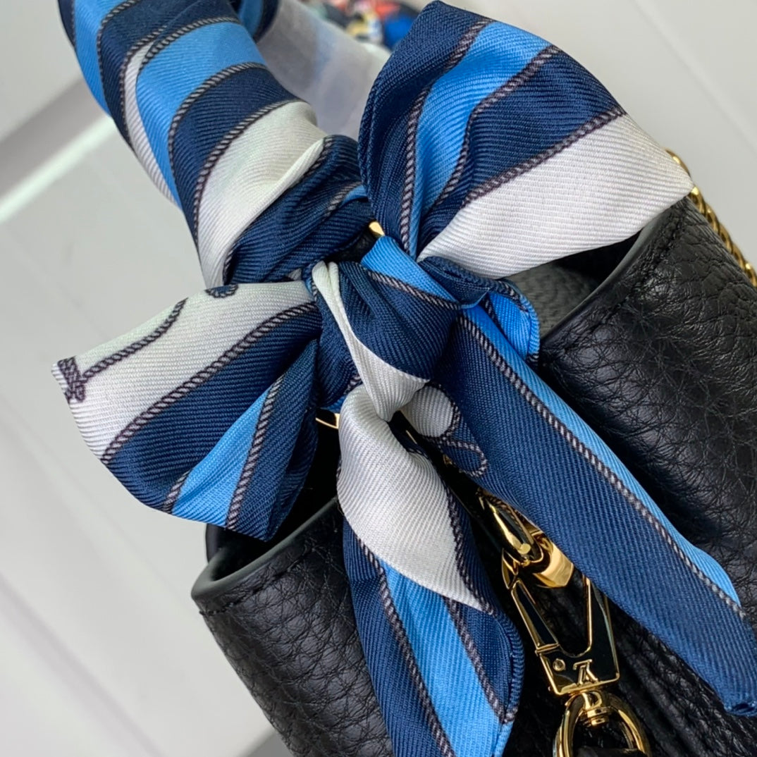 ＬＳ ＶＴＴＯＮ CAPUCINES BB BAG BLACK/WHITE