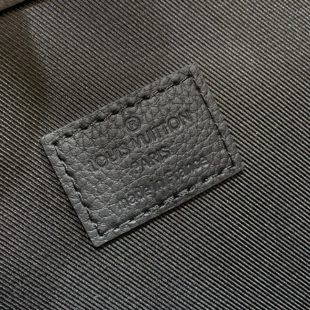 ＬＳ ＶＴＴＯＮ EXCURSION TOTE G65