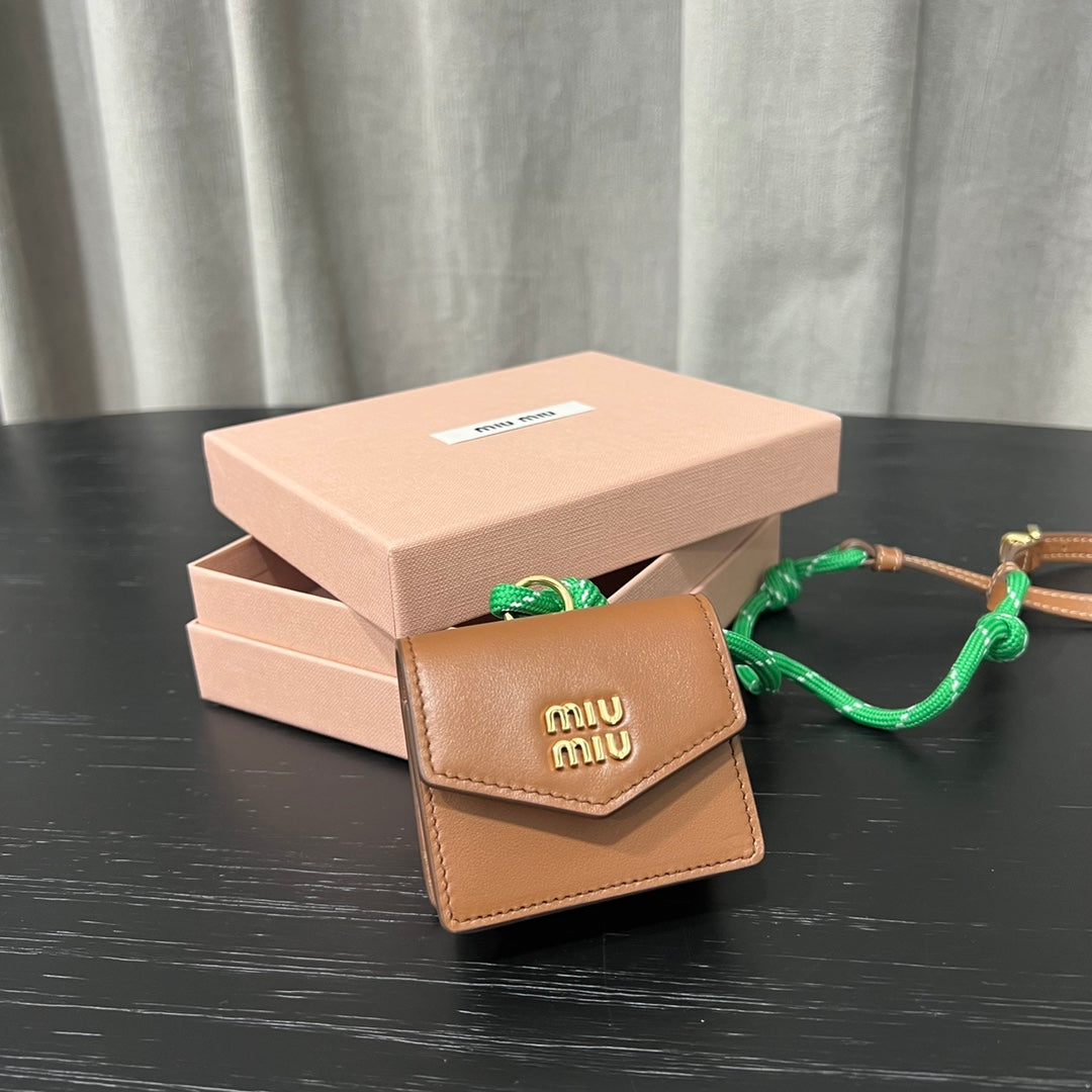 ＭＩ ＭＵ LEATHER SHOULDER WALLET ORANGE/GREEN/YELLOW