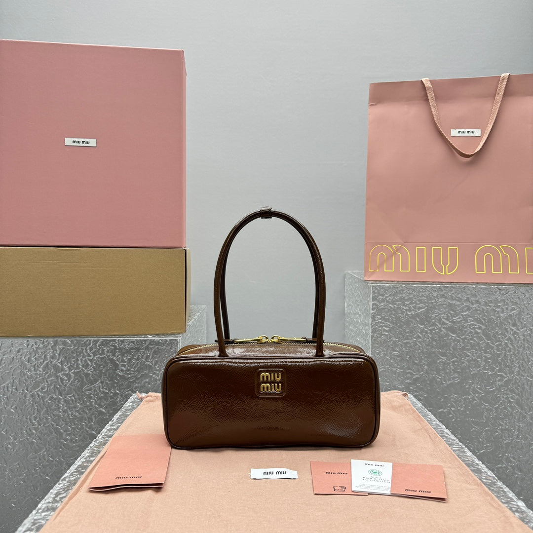ＭＩ ＭＵ BEAU NAPLAK PATENT LEATHER BAG PALISANDER