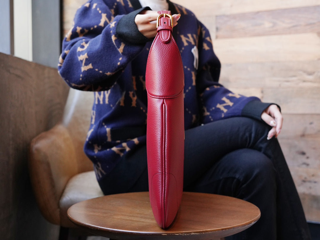 ＧＣＣＩAPHRODITE MEDIUM SHOULDER BAG RED