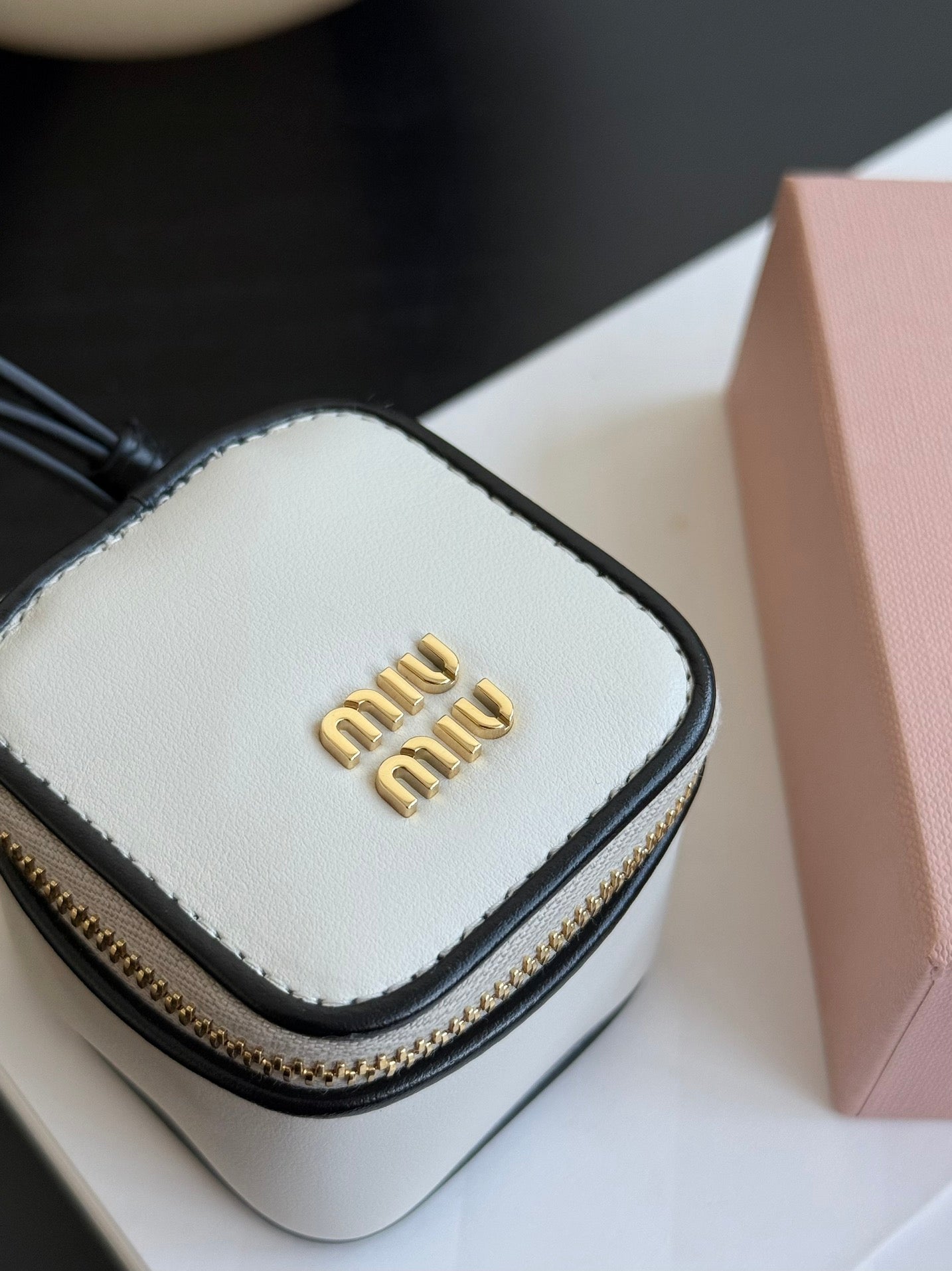 ＭＩ ＭＵ TRICK KEYRING WHITE