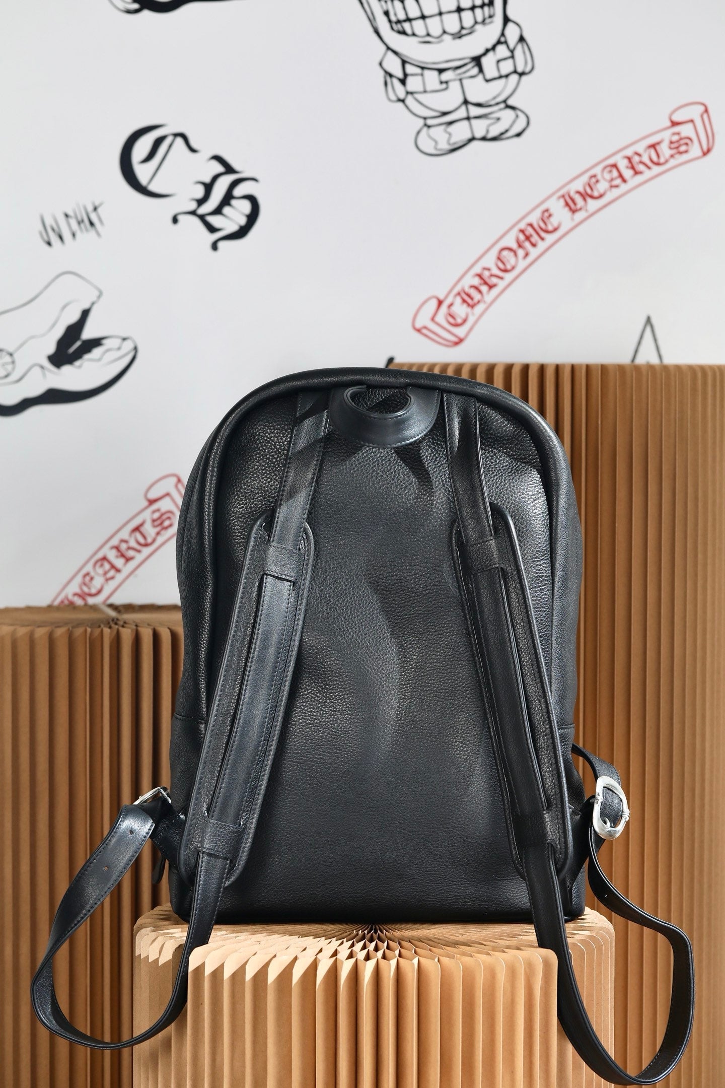 ＣＨＲＭ ＨＲＴＳ MULTICOLOR CROSS PATCH BACKPACK BLACK