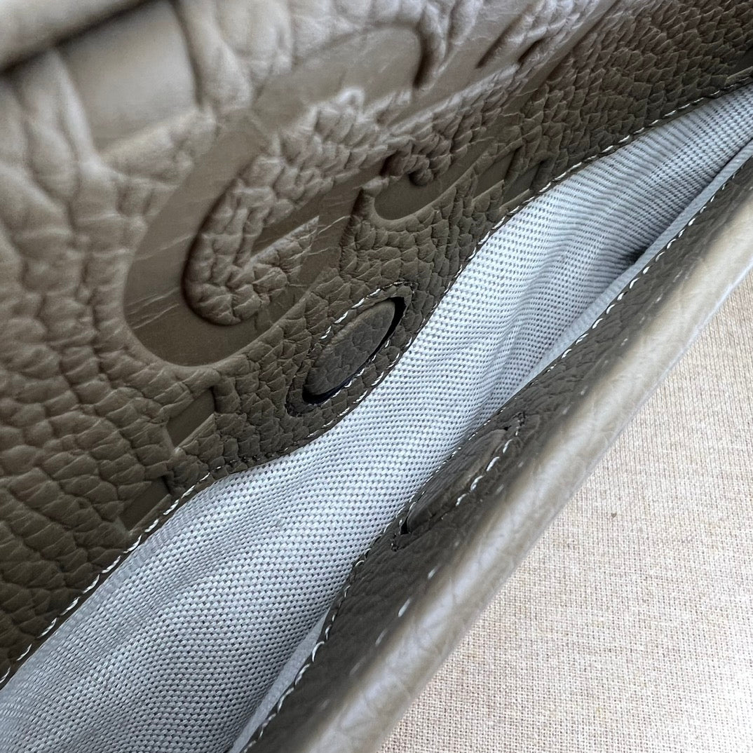 ＧＣＣＩMEN INTERLOCKING G CROSSBODY BAG BEGIE