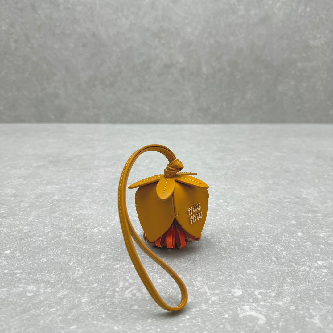 ＭＩ ＭＵ LEATHER TRICK OCHRE/RED