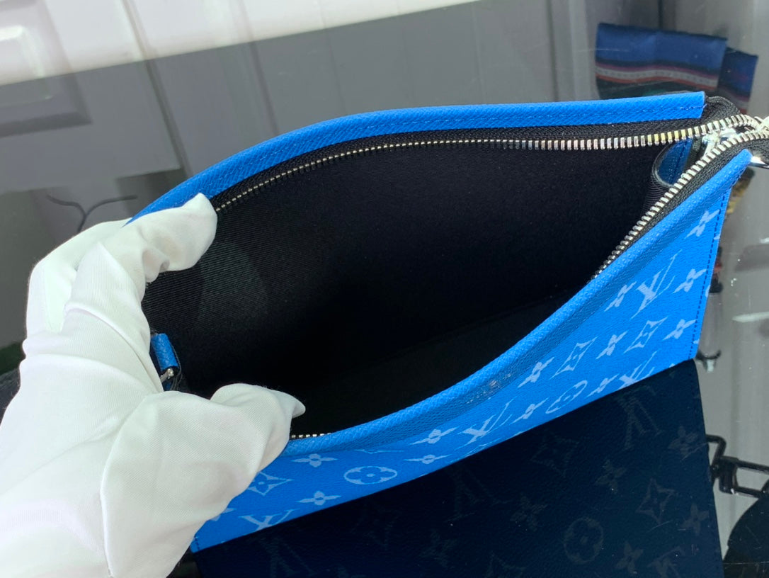 ＬＳ ＶＴＴＯＮ GASTON WEARABLE WALLET BLUE