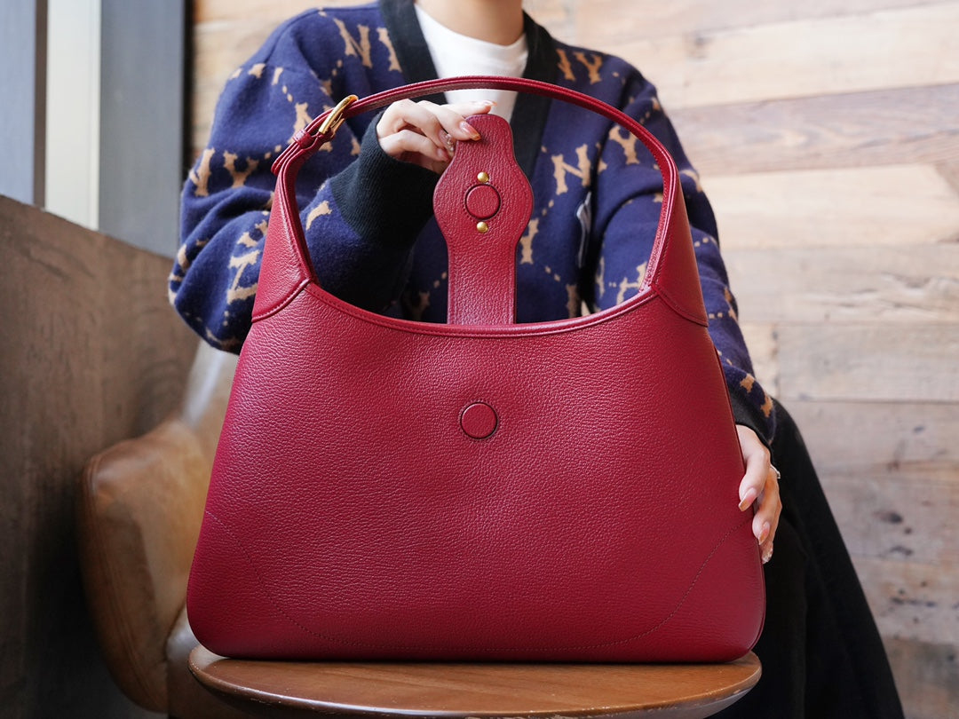 ＧＣＣＩAPHRODITE MEDIUM SHOULDER BAG RED