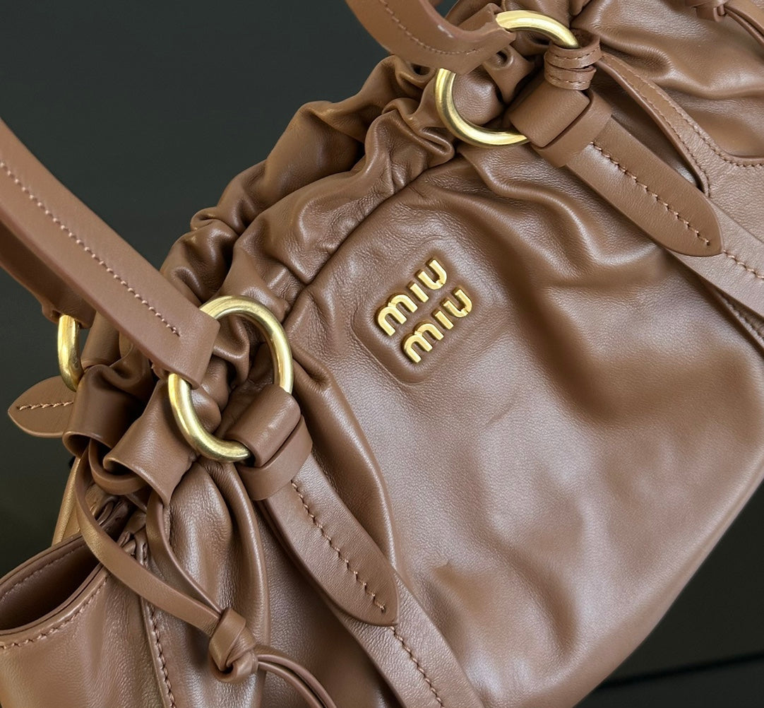 ＭＩ ＭＵ JOIE NAPPA LEATHER BAG OAK