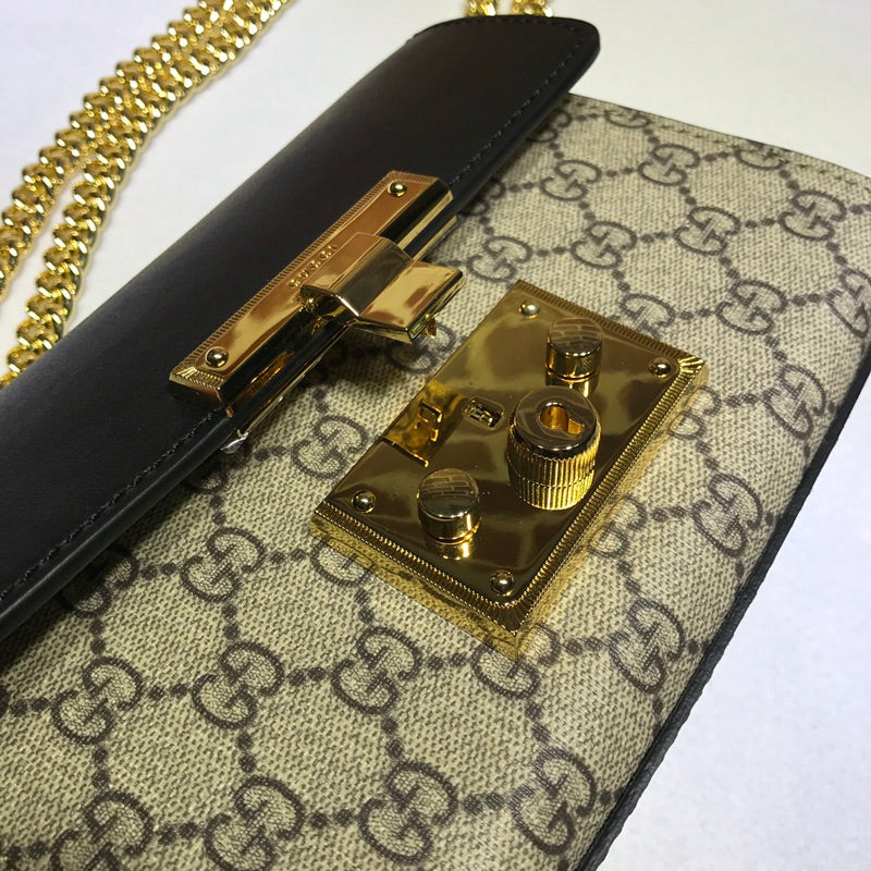 ＧＣＣＩPADLOCK SMALL SHOULDER BAG BLACK