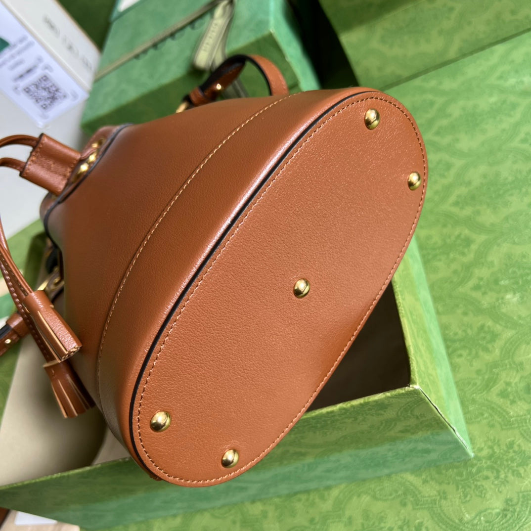 ＧＣＣＩDIANA MINI BUCKET BAG BROWN