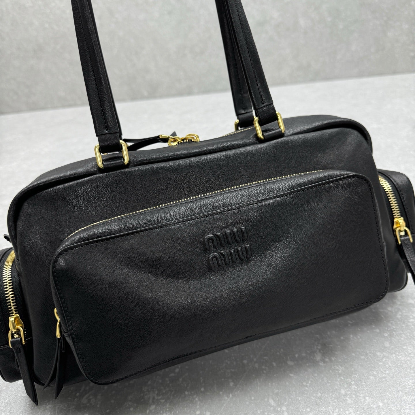 ＭＩ ＭＵ POCKET WASHED NAPPA LEATHER BAG BLACK