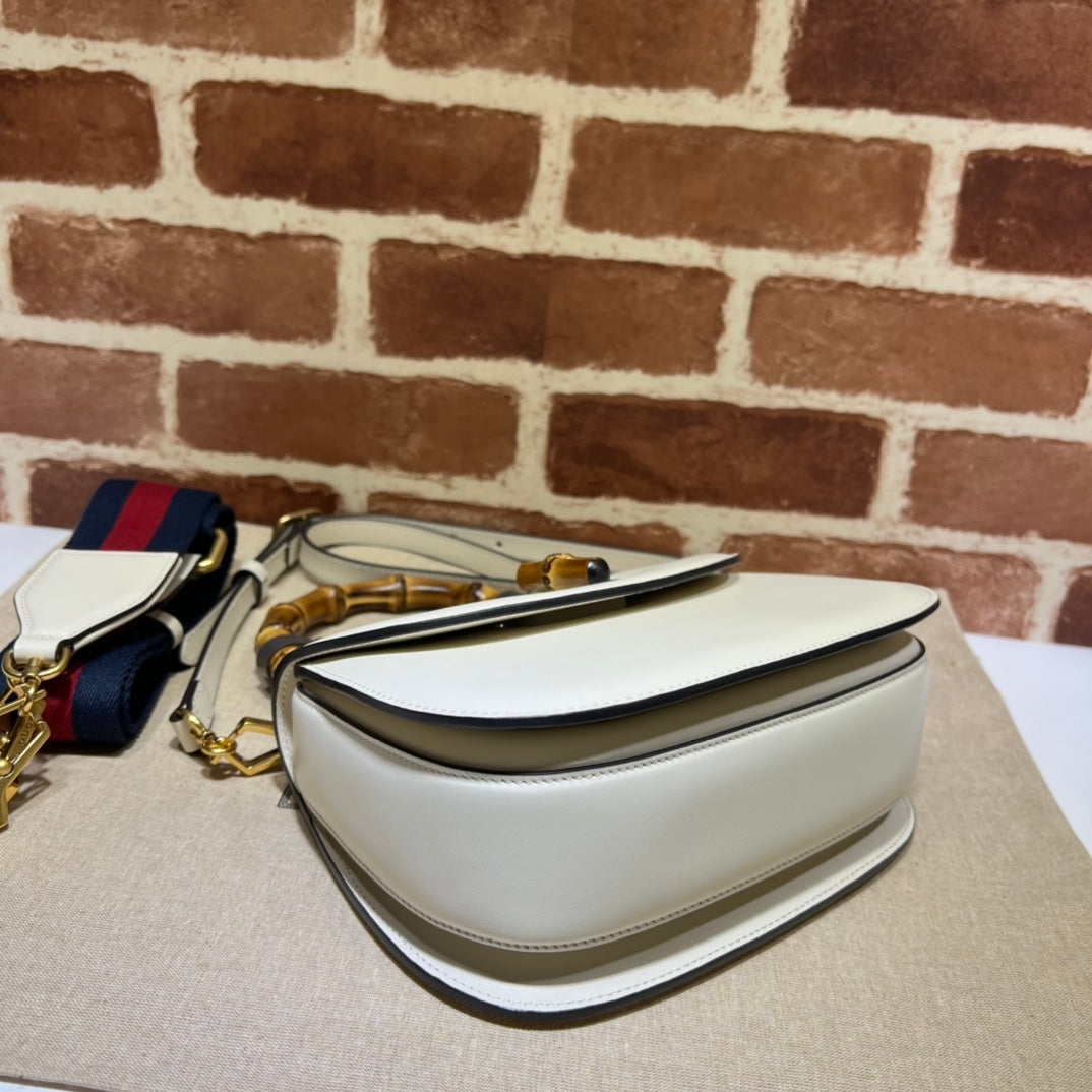 ＧＣＣＩBAMBOO 1947 SMALL BAG WHITE