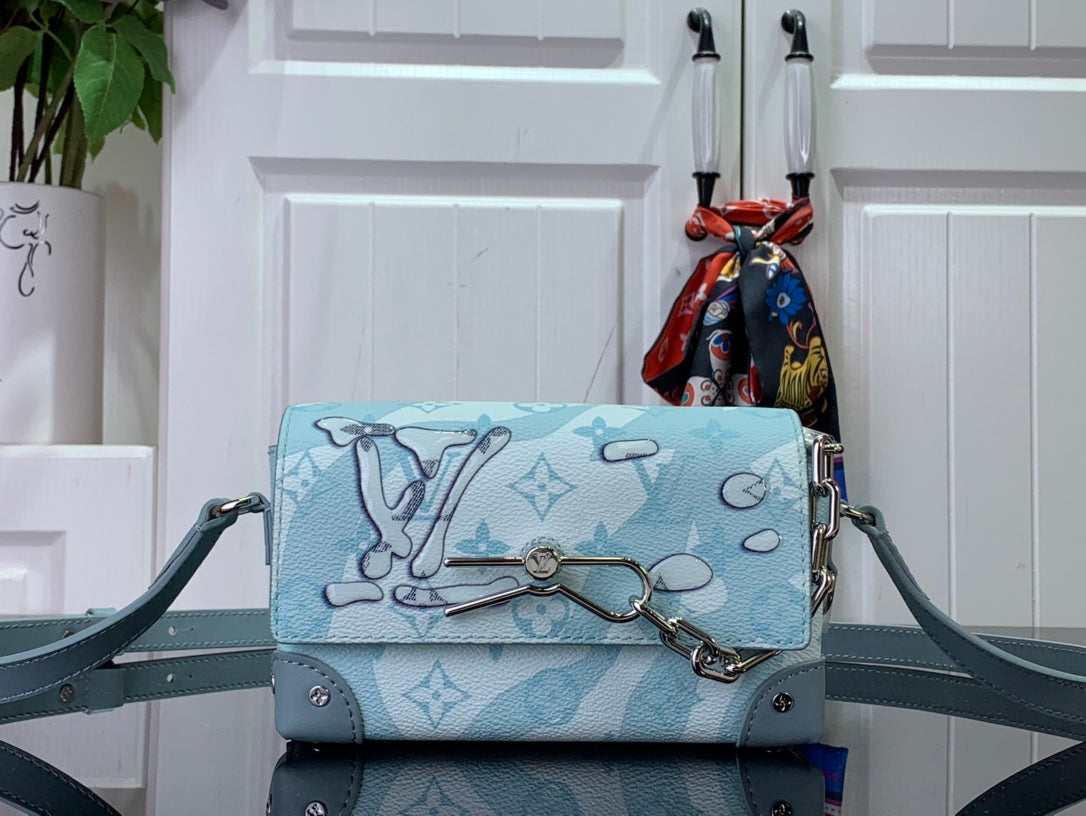 ＬＳ ＶＴＴＯＮ STEAMER WEARABLE WALLET