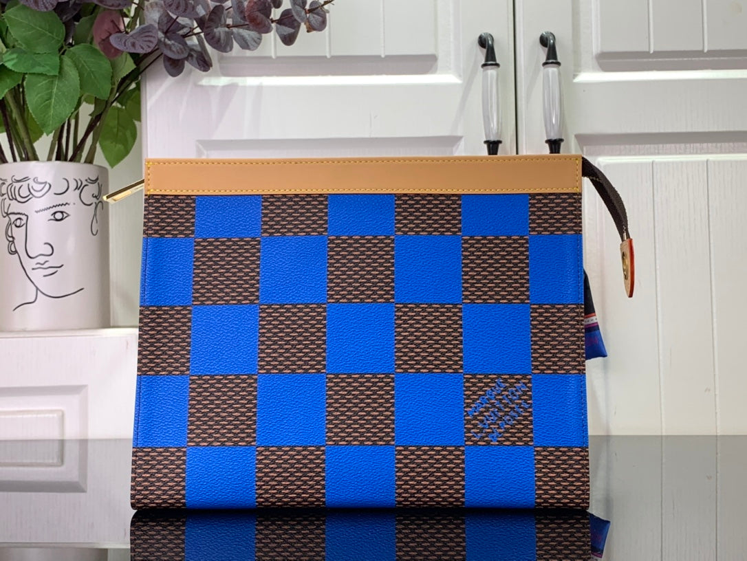 ＬＳ ＶＴＴＯＮ POCHETTE VOYAGE MM