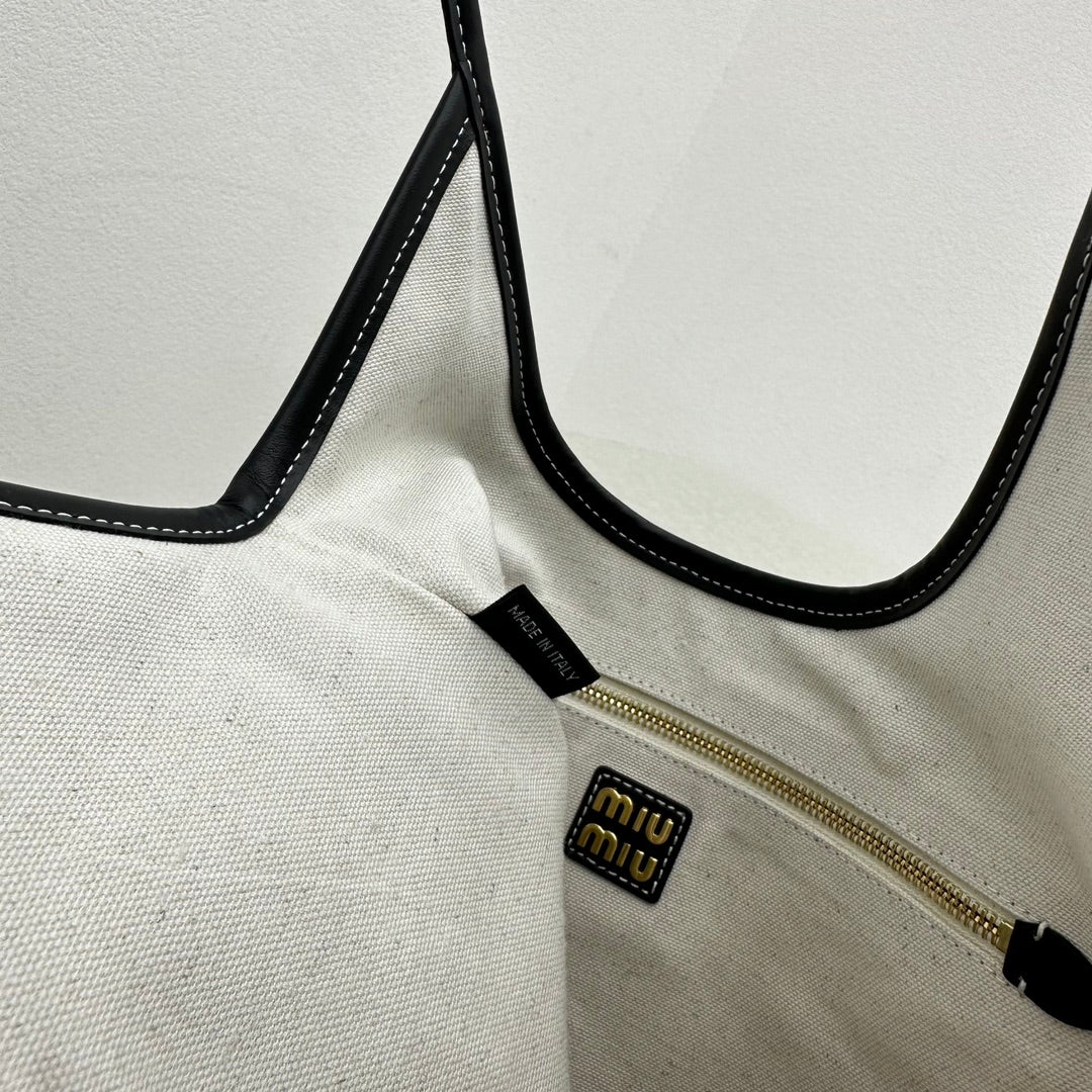 ＭＩ ＭＵ IVY LEATHER BAG BLACK