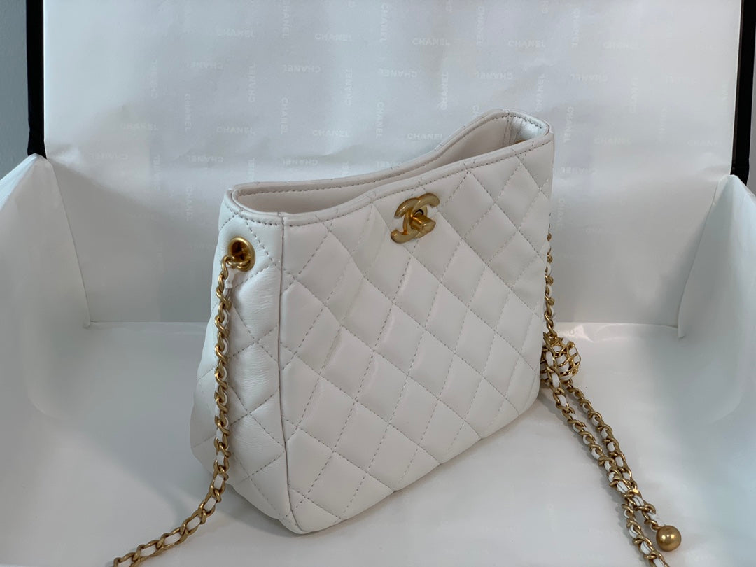 ＣＨＮＥＬSHOULDER BAG WHITE