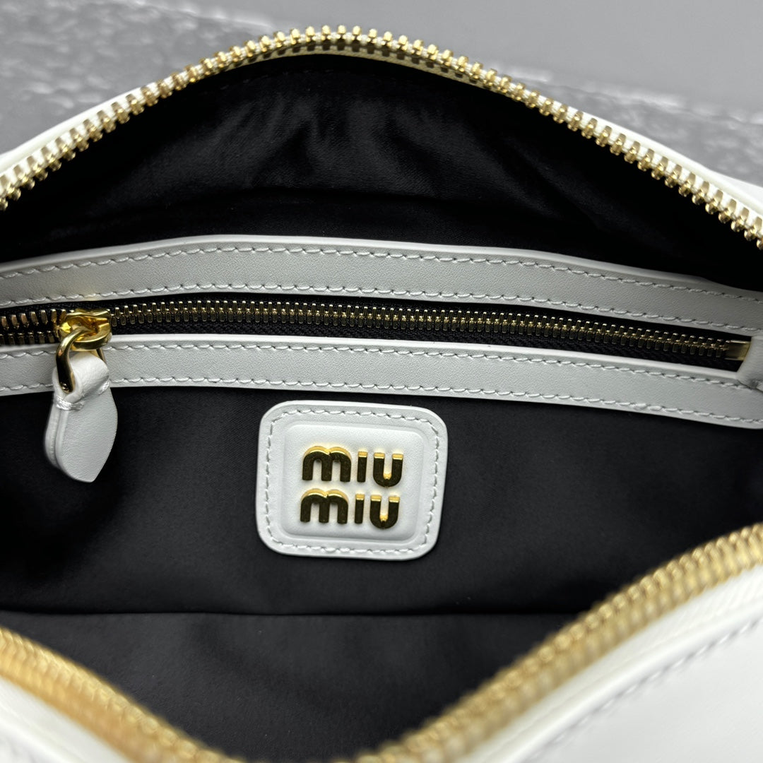 ＭＩ ＭＵ ARCADIE LEATHER BAG CHALK WHITE