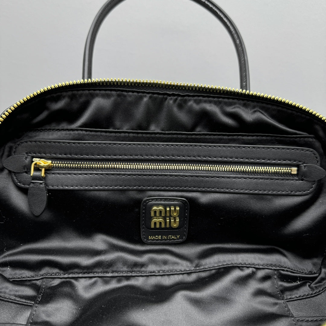 ＭＩ ＭＵ BEAU NAPLAK PATENT LEATHER BAG BLACK