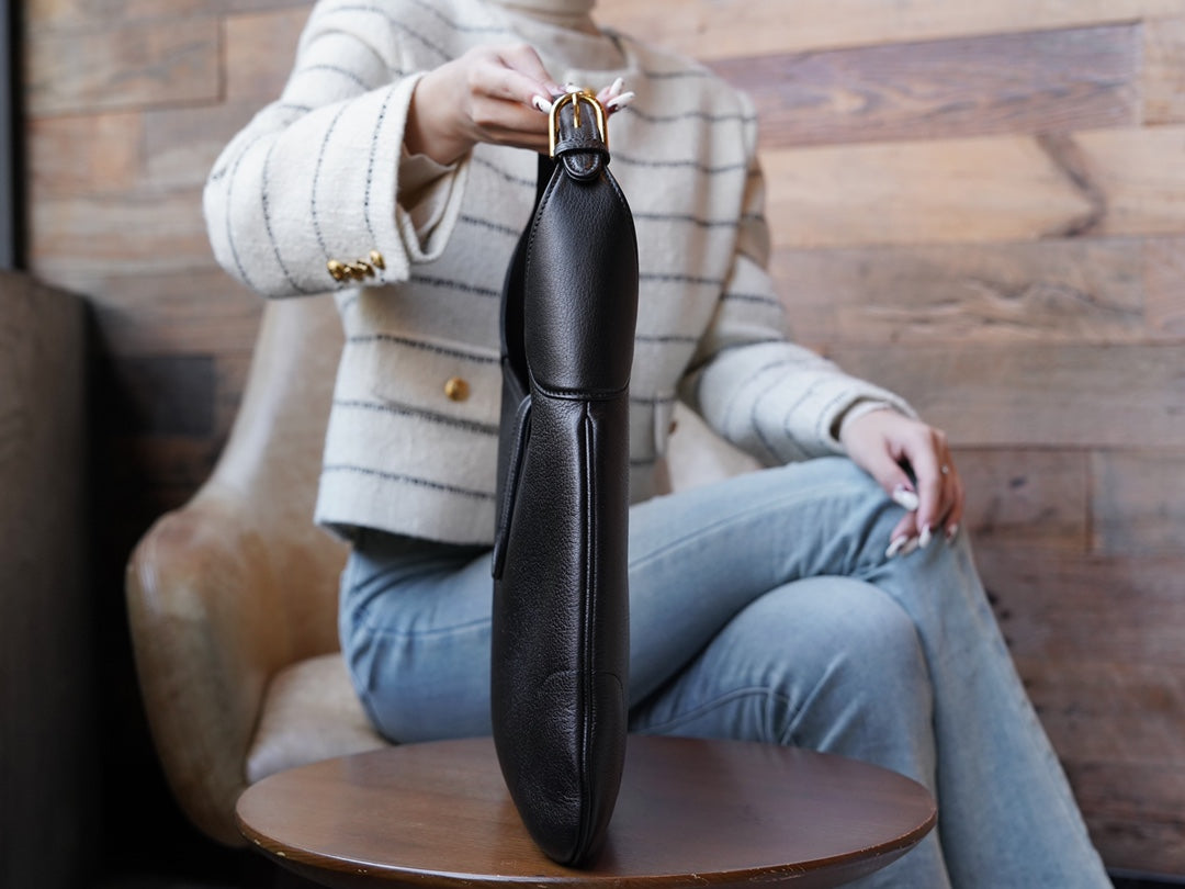 ＧＣＣＩAPHRODITE MEDIUM SHOULDER BAG BLACK