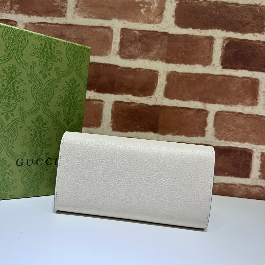 ＧＣＣＩGG INTERLOCKING LONG WALLET WHITE