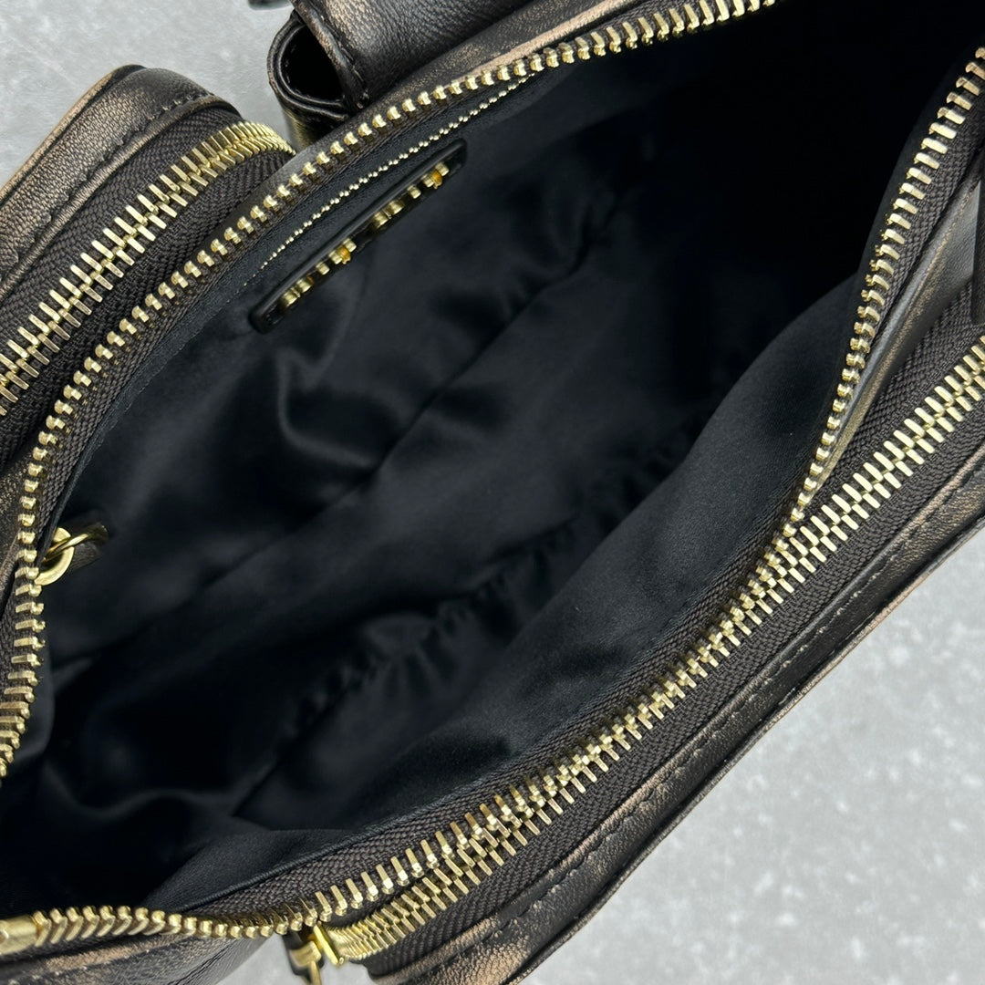 ＭＩ ＭＵ NAPPA LEATHER POCKET BAG COFFE