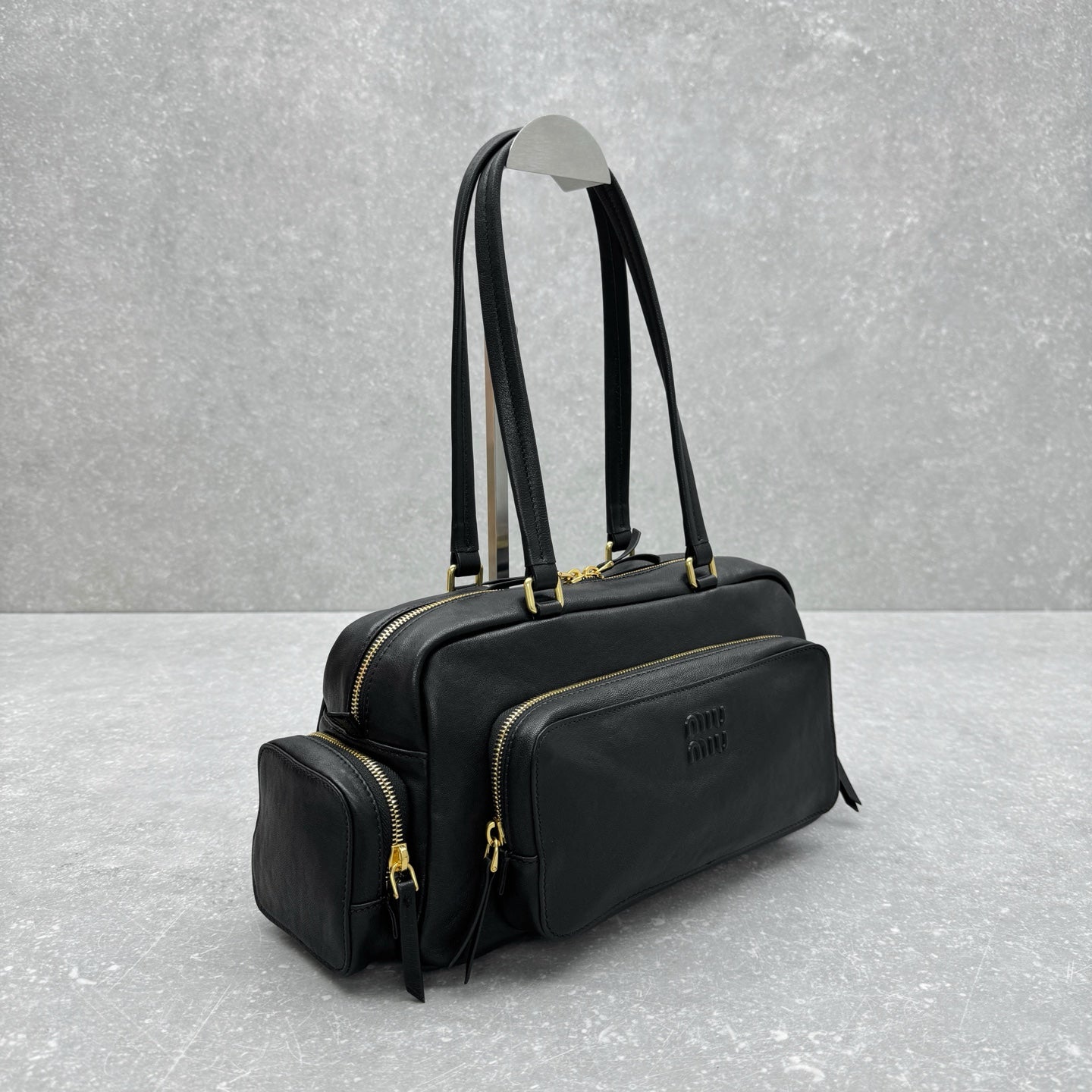 ＭＩ ＭＵ POCKET WASHED NAPPA LEATHER BAG BLACK