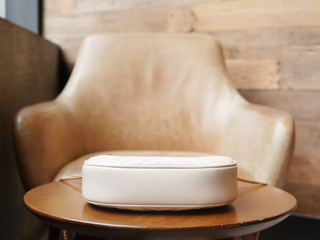 ＧＣＣＩGG MARMONT SMALL SHOULDER BAG WHITE