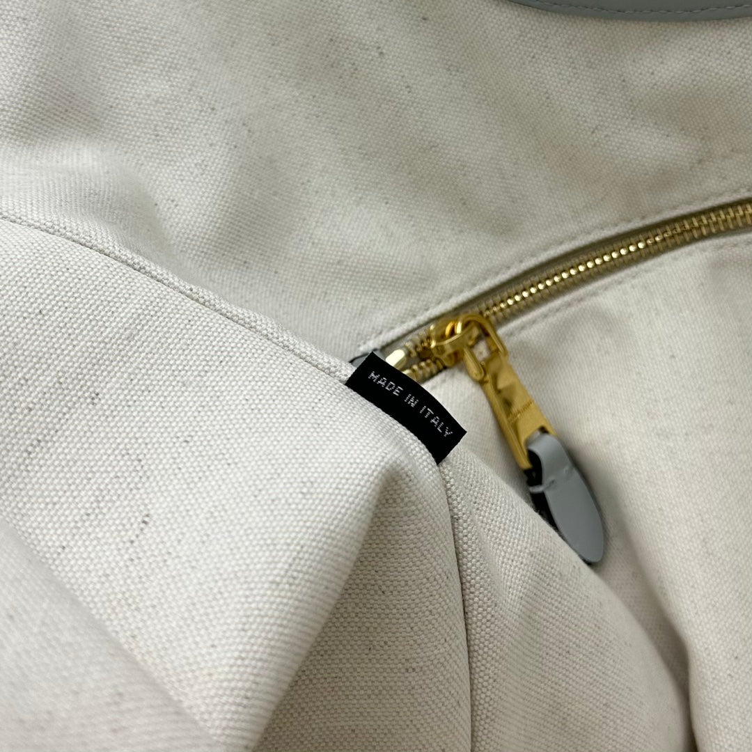 ＭＩ ＭＵ  IVY LEATHER BAG CORNFLOWER