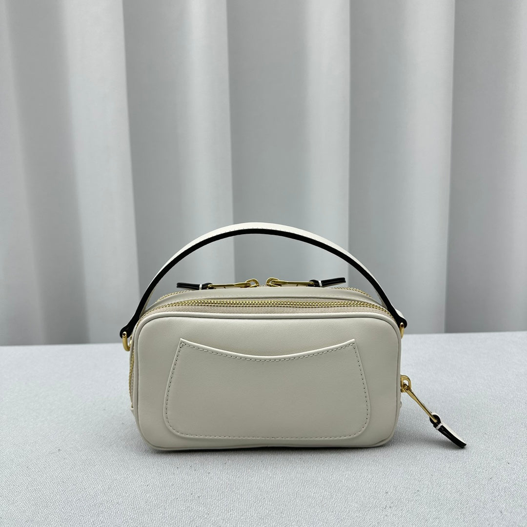 ＭＩ ＭＵ ARCADIE LEATHER BAG WHITE