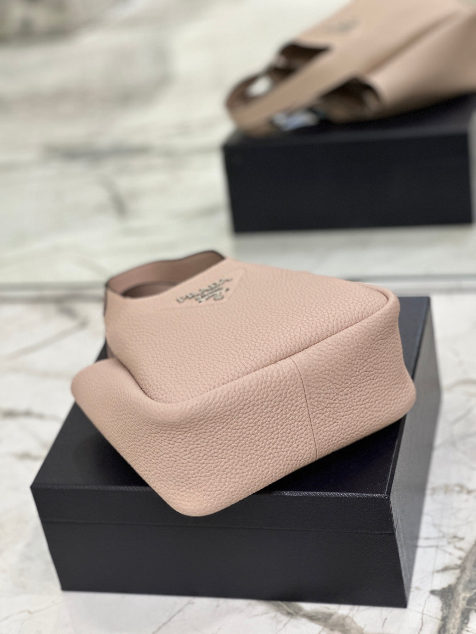 ＰＲＤＡ LEATHER TOTE BAG LIGHT PINK