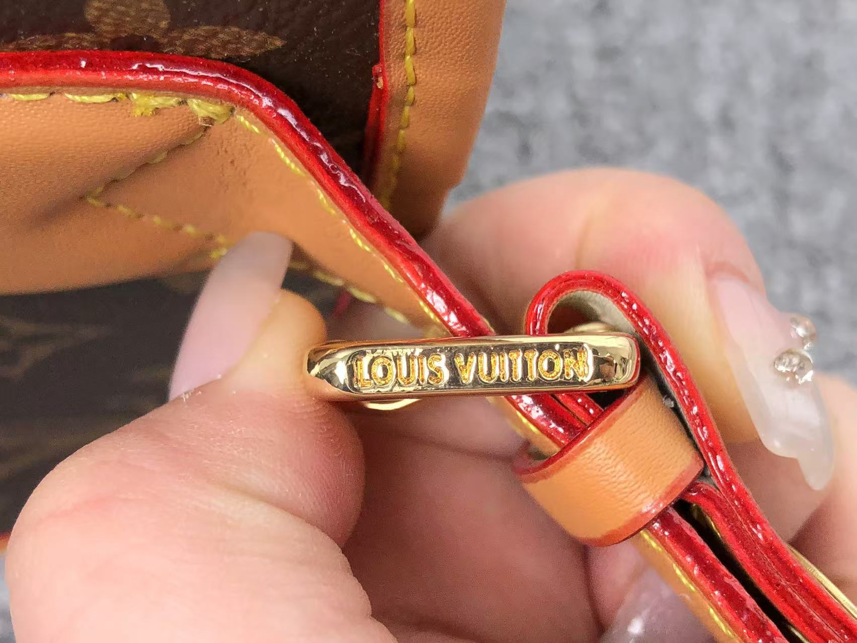 ＬＳ ＶＴＴＯＮ DIANE SATCHEL BAG BROWN