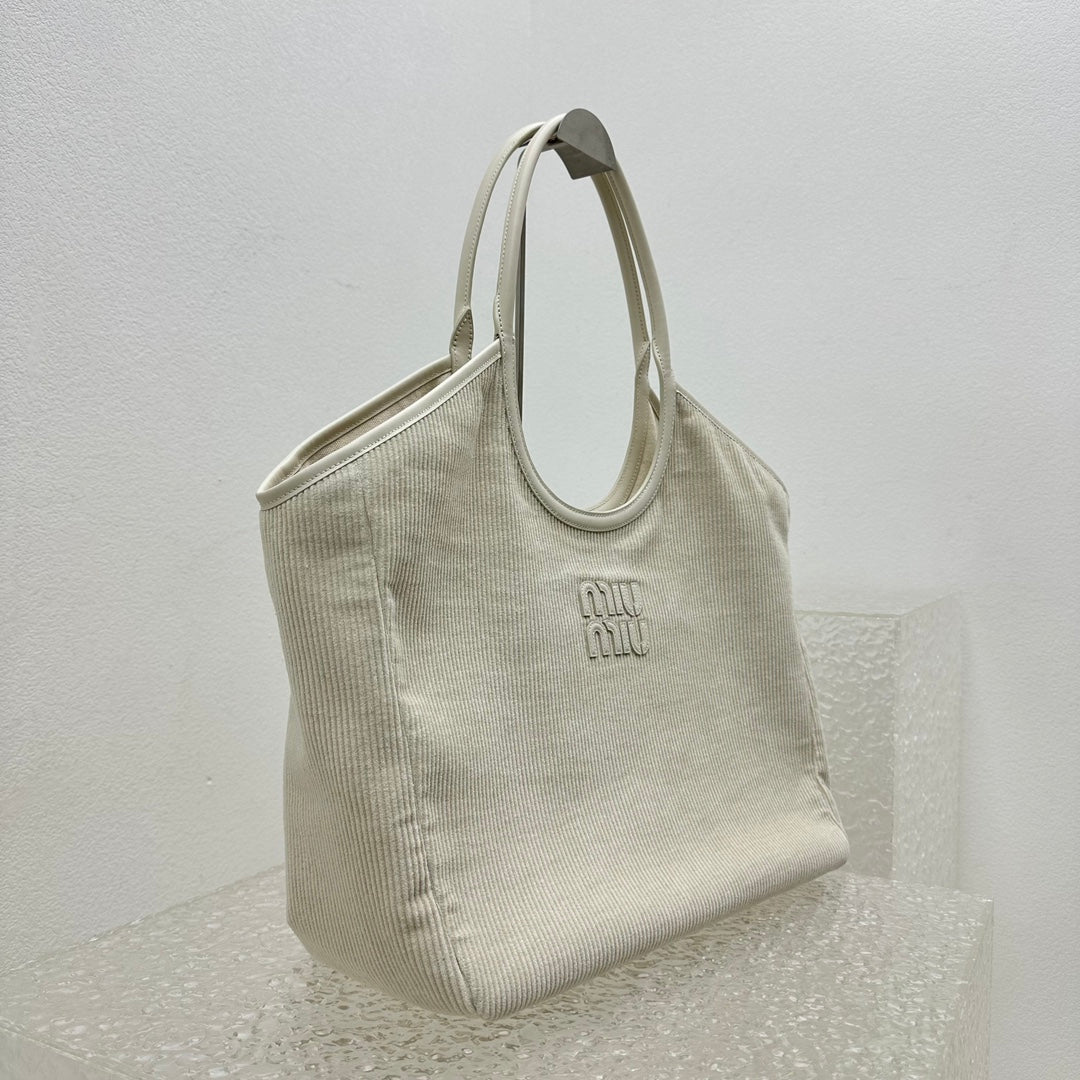 ＭＩ ＭＵ IVY CORDUROY HANDBAG CHALK