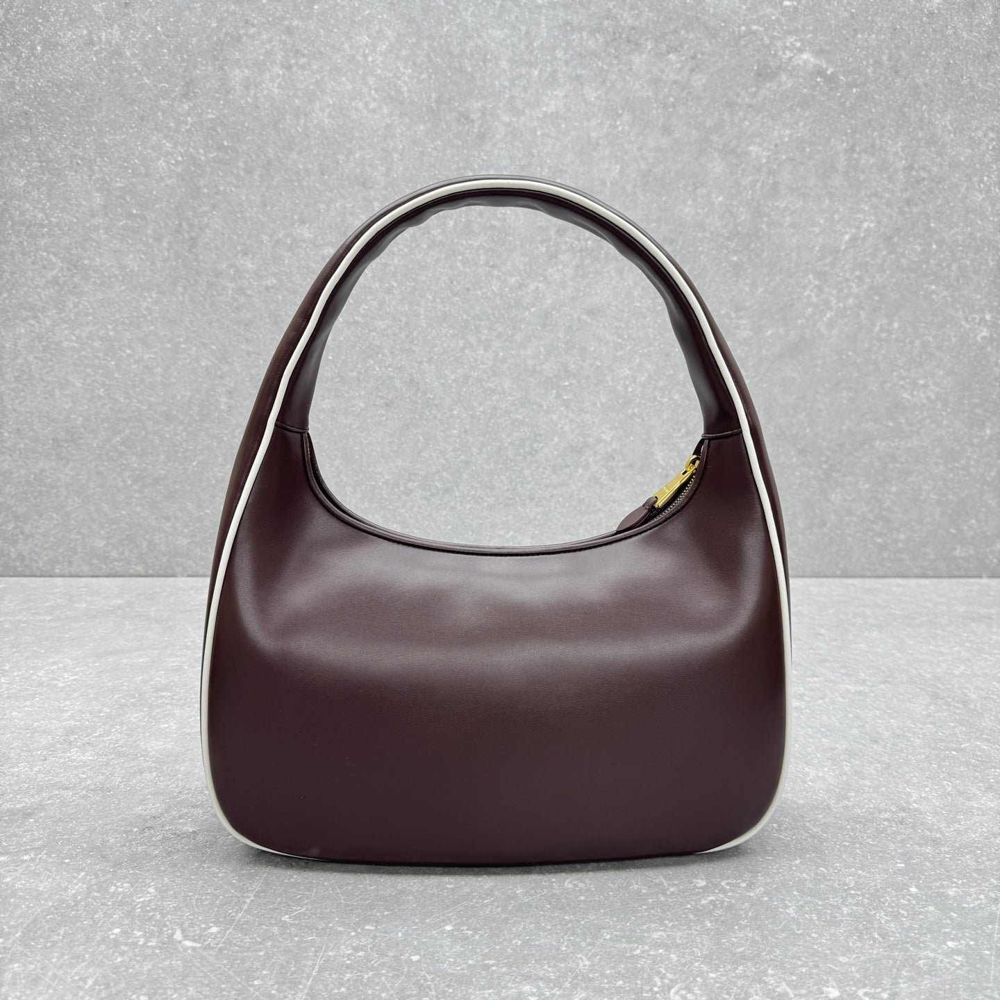 ＭＩ ＭＵ MATELASSÉ LEATHER TOTE BAG