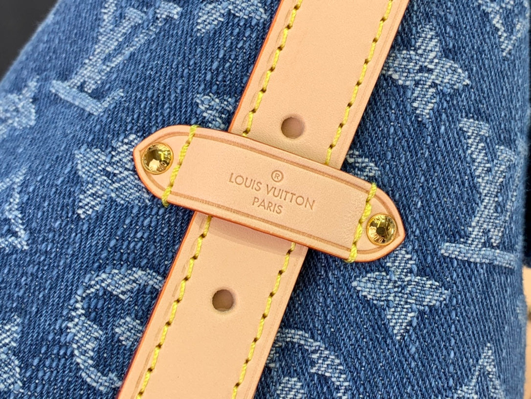 ＬＳ ＶＴＴＯＮ CARRYALL PM BLUE/WHITE